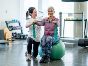 A Importância da Fisioterapia na Recuperação de Lesões em Idosos