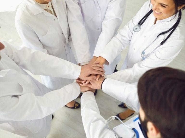 Como a Fisioterapia na Melhor Idade Pode Ajudar na Recuperação Pós-Cirúrgica