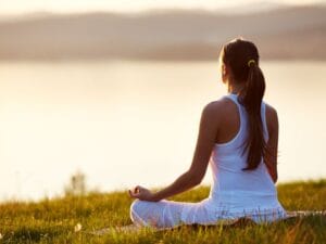 Como a Meditação Pode Melhorar o Bem-Estar Emocional na Melhor Idade