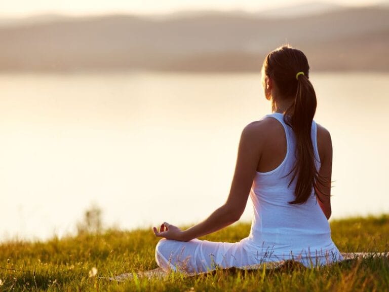 Como a Meditação Pode Melhorar o Bem-Estar Emocional na Melhor Idade