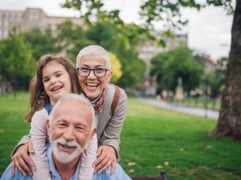 Como a Terapia Multidisciplinar Pode Transformar a Recuperação e Bem-Estar na Melhor Idade